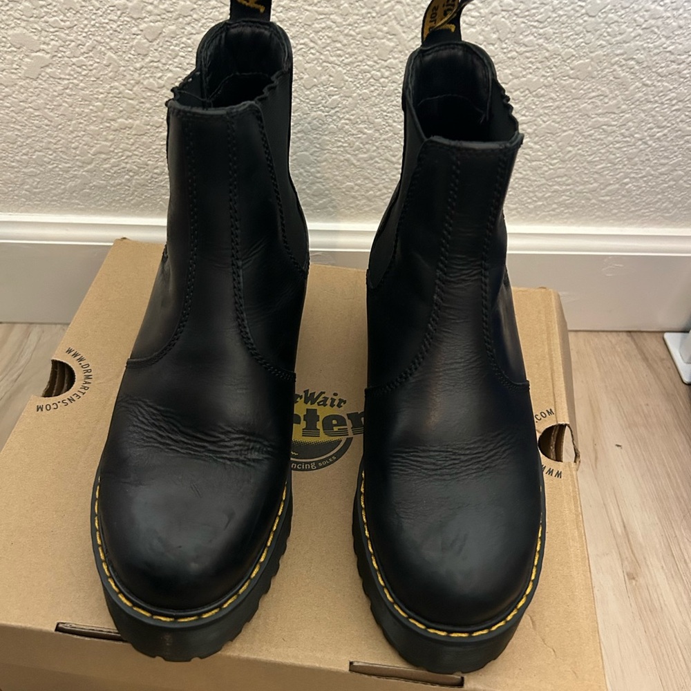 Doc Marten Rometty Black Leather Chelsea Boots - Picture 3 of 5
